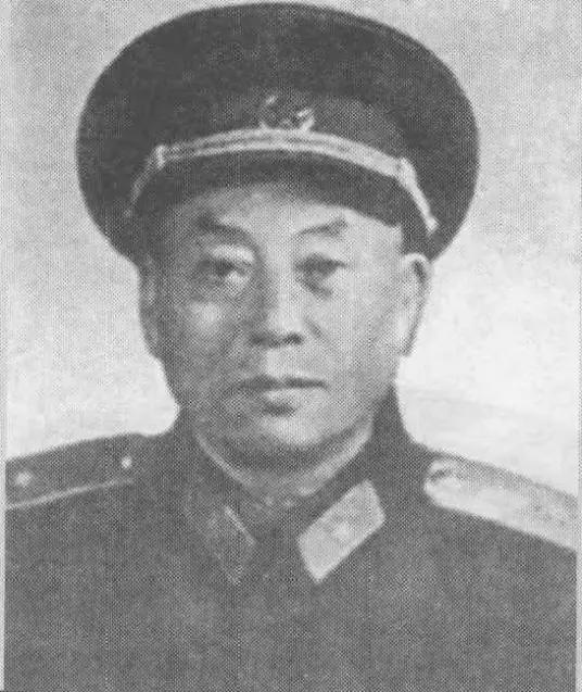1949年1月14日，天津西线。一个团长接过军长的手令，愣住了，白纸黑字写着：增