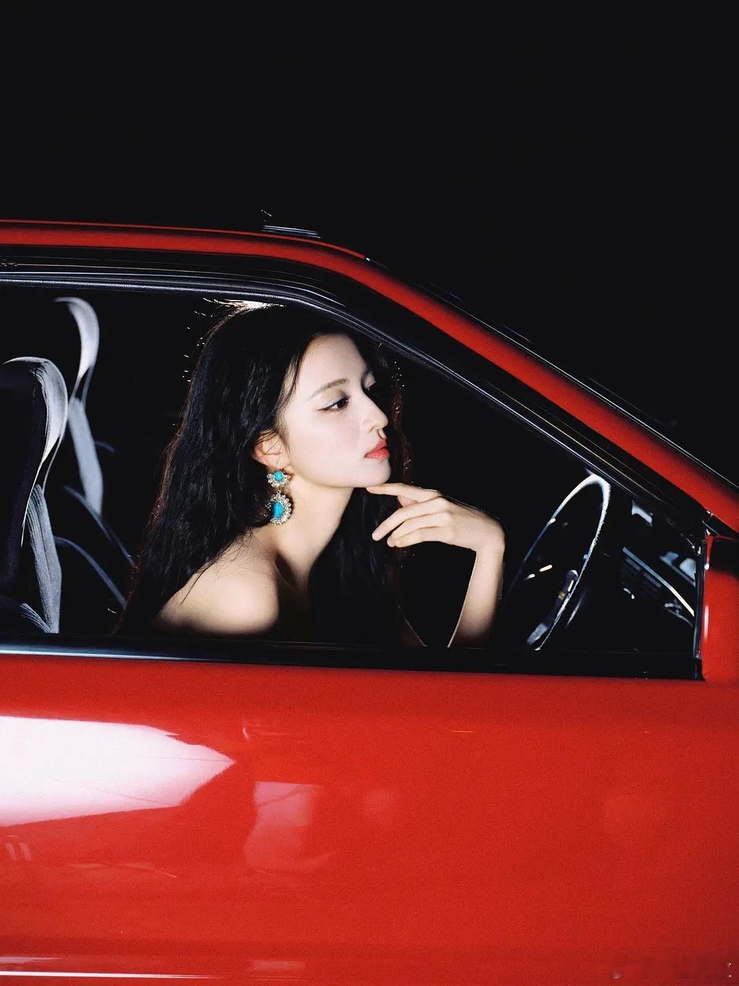 王楚然工作室太幽默了第二张图是何意味？