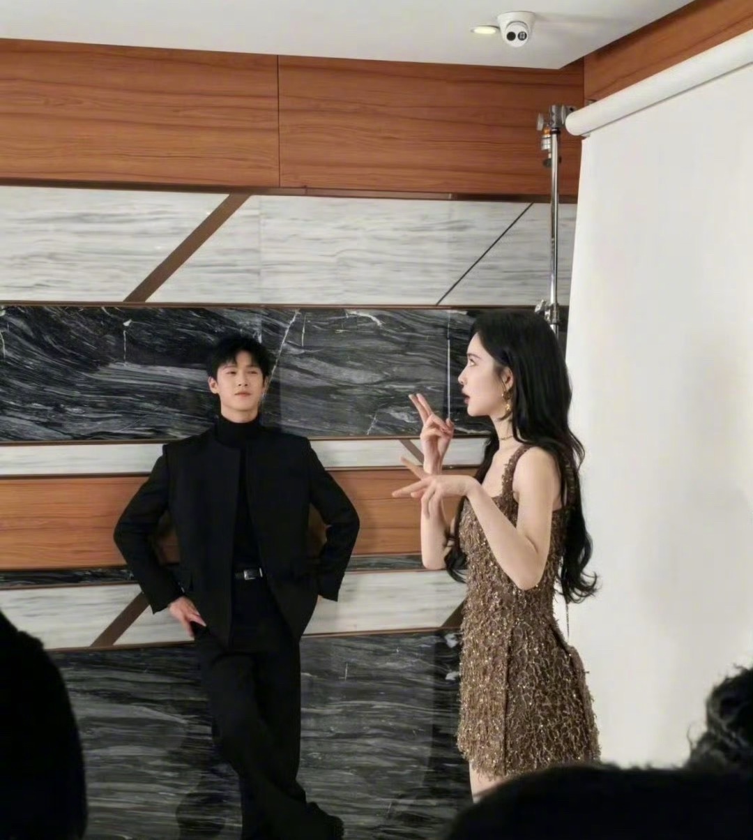 孟子义李昀锐未公开合照老天爷，这个李昀锐孟子义的互动太甜了吧！居然还有新合照，到