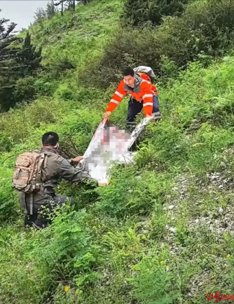 【痛心，失联的20岁大三女生，遗体被找到】7月7日，记者从云南丽江玉龙蓝豹救援