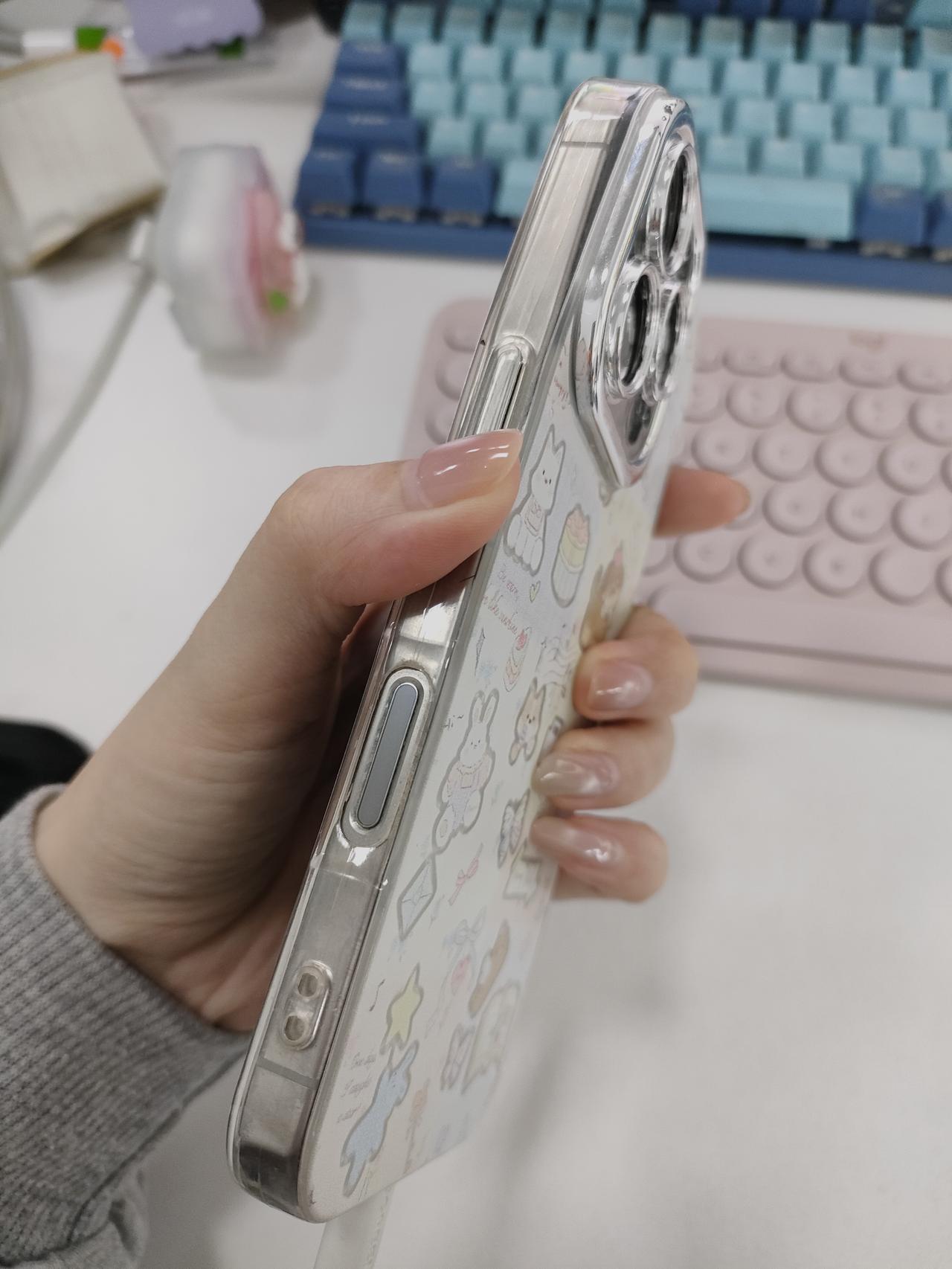 真不懂苹果这个侧边按键有啥用...第一次用iPhone这个侧边实体拍照按键