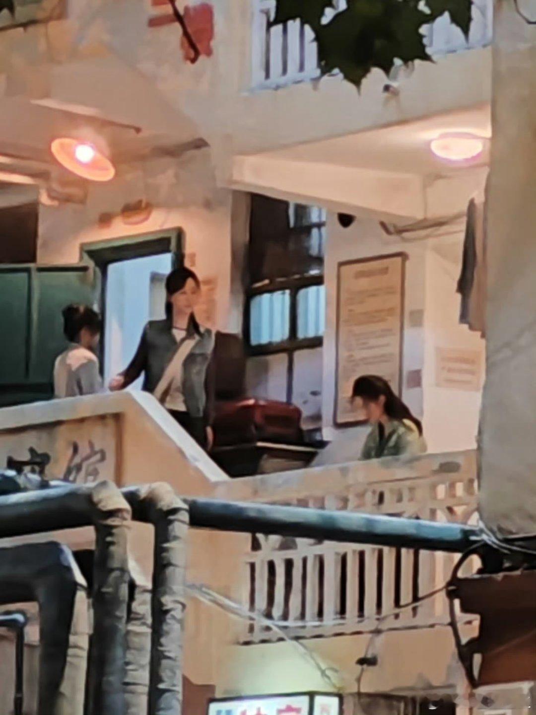 杨紫参演贾玲电影转念花开路透，生命树杀青了吗？连轴转两个剧组来回跑好辛苦哦​​