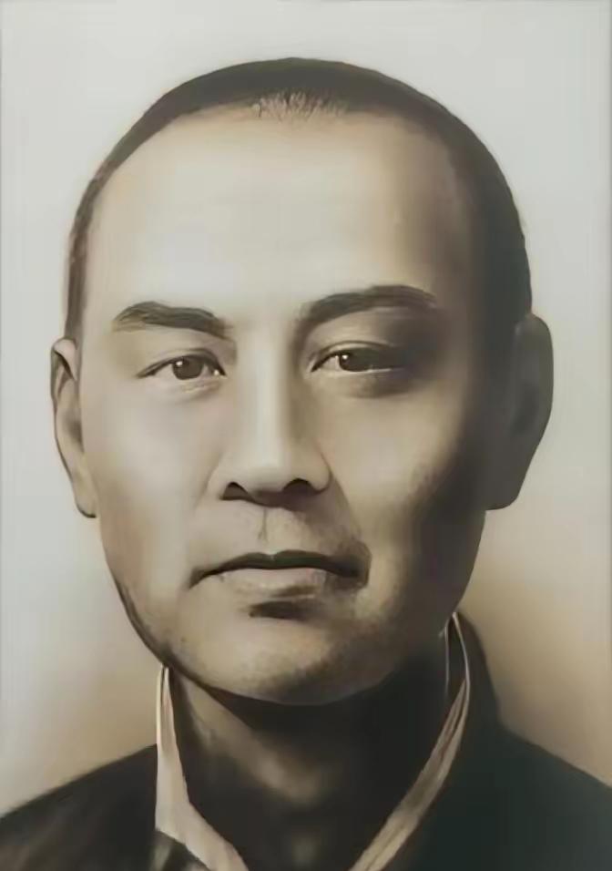 1938年7月，国军少将张岚峰率部投日。不久后他的弟弟张俊峰和日军发生纠纷，被日