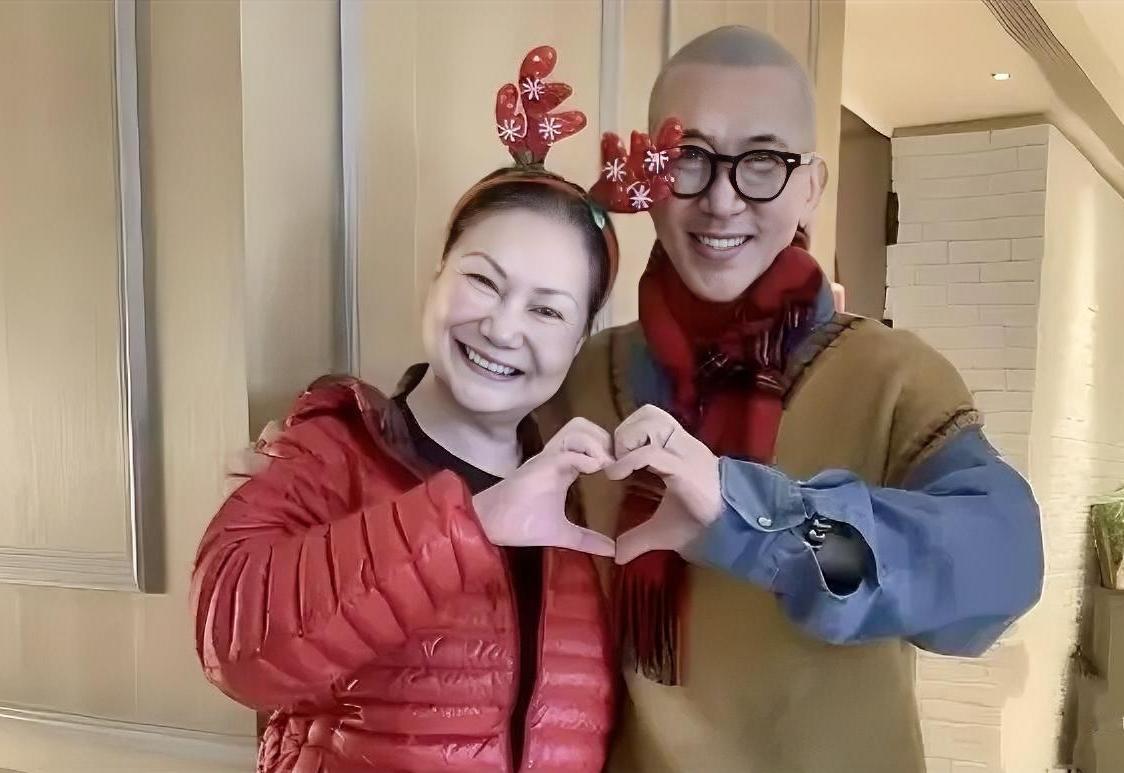 S妈真可怜，被韩国女婿背刺！当初具俊烨签署放弃遗产，全网一片夸赞顺便骂两句汪