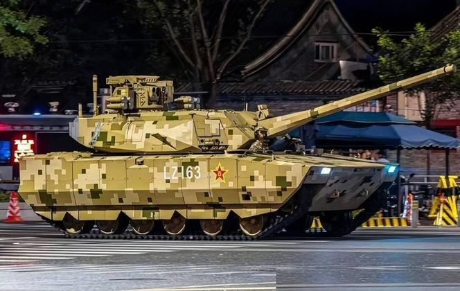 美媒首次承认中国100坦克领先世界，至少领先十年。美国一军事网站发表文章，对阅兵