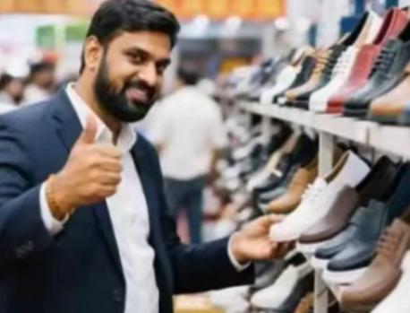 印度商人在中国订购了3000双手套，在交完定金后，印度商人表示等这批货到了印度后