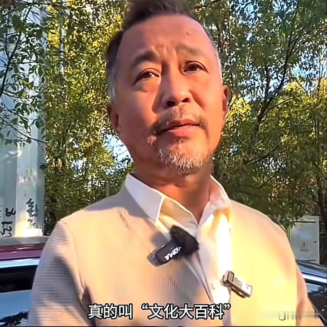 近日，流浪大师盛赞《读者》杂志，他说《读者》才是真正的文化大百科。每月读一期，就