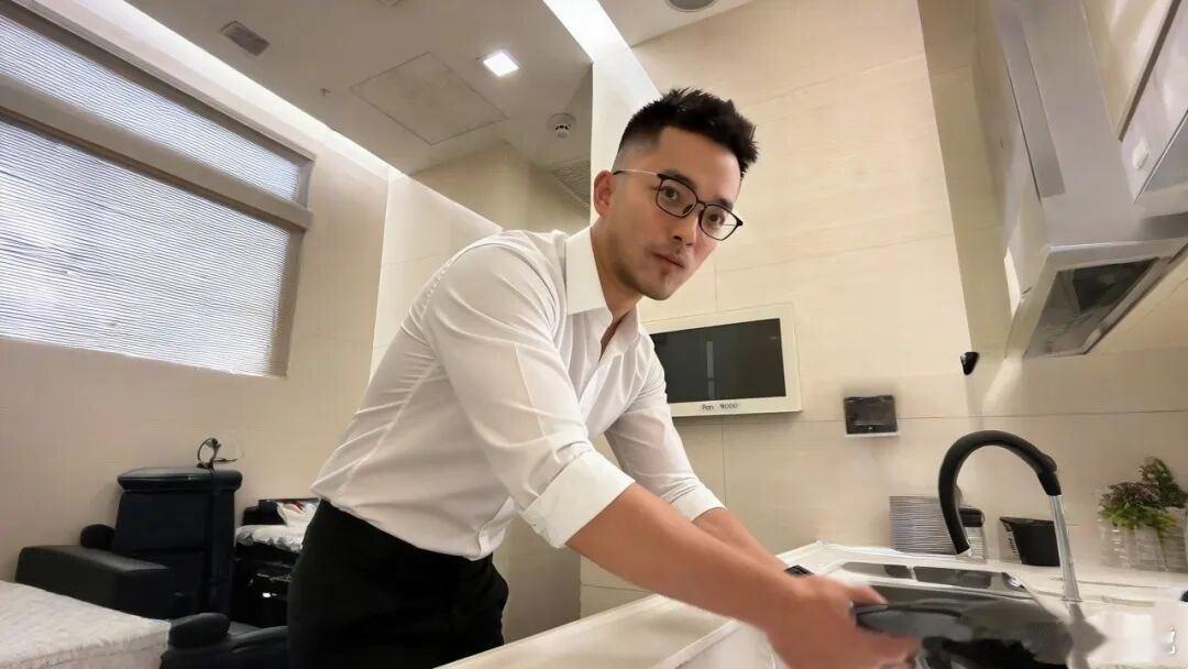 健身减肥男生还是应该精致一点，应该有个好学历。