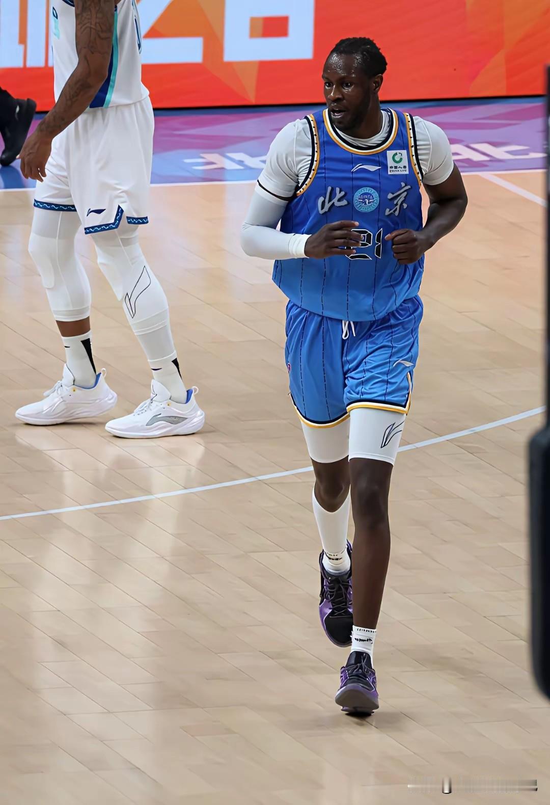 比赛结束后马帝昂没有跟球迷互动，可能知道自己要被裁掉心情不好！昨晚北京战胜福建