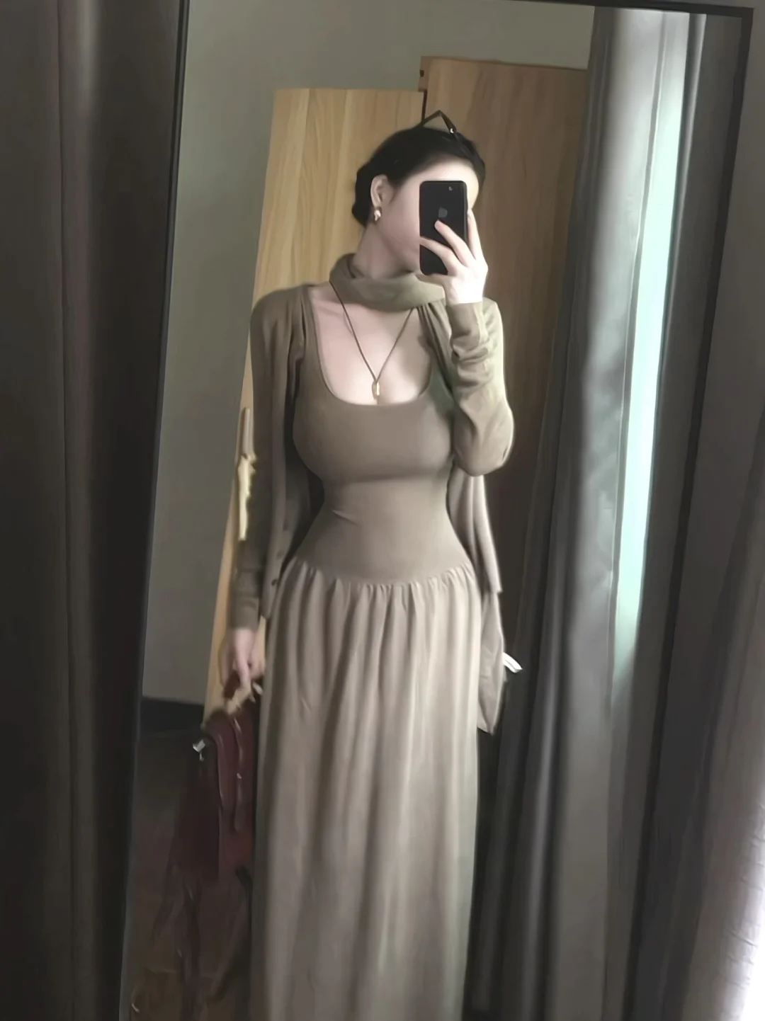 还得是废土色系给的清冷美女感！