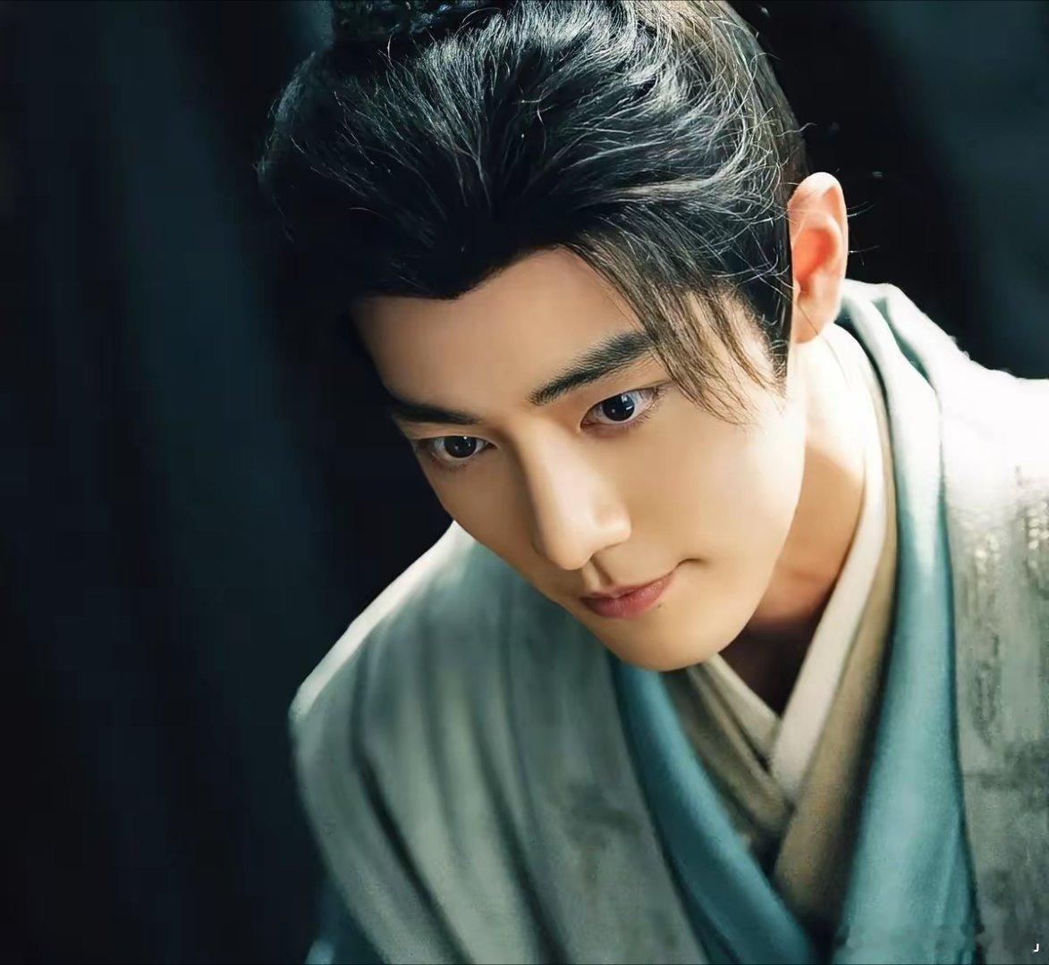 怪不得肖战的《藏海传》一上线就被人黑。郑晓龙导演这次玩了个狠招——让男主稚奴灭门