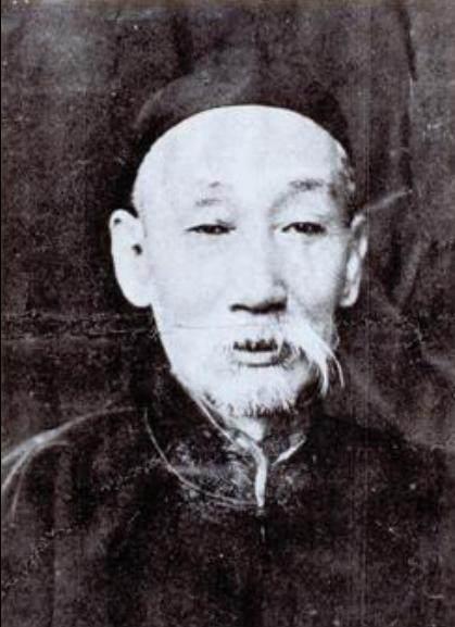 北洋三杰：王士珍、段祺瑞、冯国璋。时人谓之“北洋三杰，王龙、段虎、冯狗”。