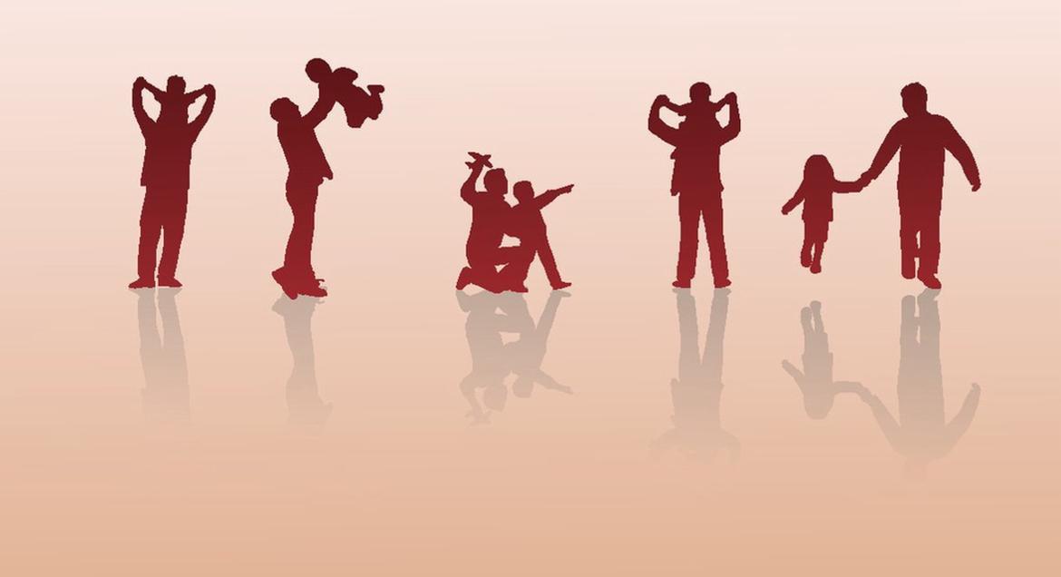 家人们，我都感动哭了！1月28日，江苏一女子瞧见儿子在衣柜捣鼓衣服，还以为孩子叛