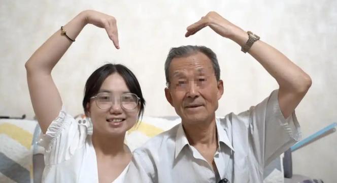 北京，78岁大爷无儿无女、坐轮椅多年，45岁保姆知道其名下有千万北京房产，不留余
