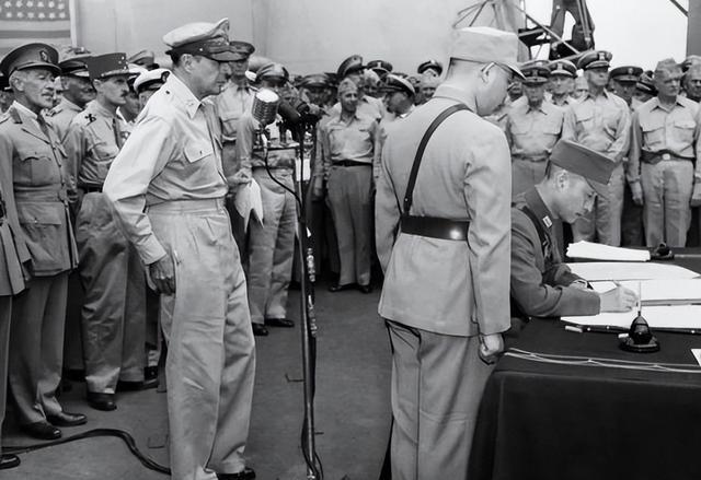 1962年中印爆发战争，82岁的麦克阿瑟闻讯，摇摇头说了一句话：“印度人做了一个