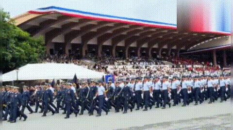 看完菲律宾2025年阅兵，我终于理解了什么叫“用昨天的装备，打明天的仗”，只不过