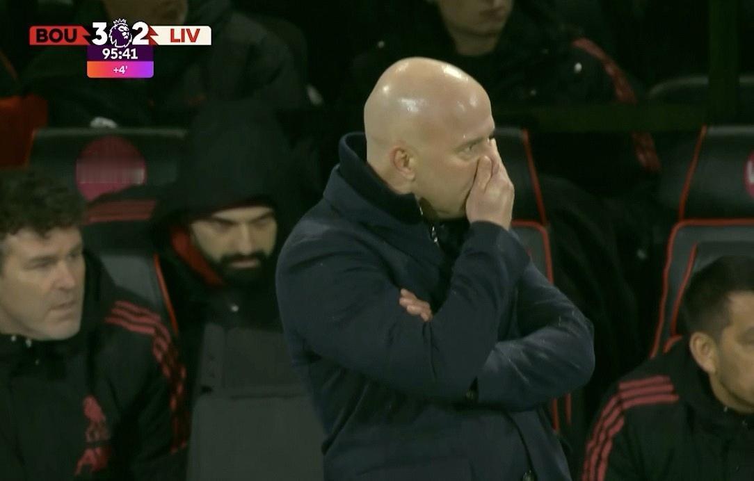 斯洛特什么时候下课？这是现在利物浦球迷最关心的问题！本轮英超利物浦2-3被伯恩茅