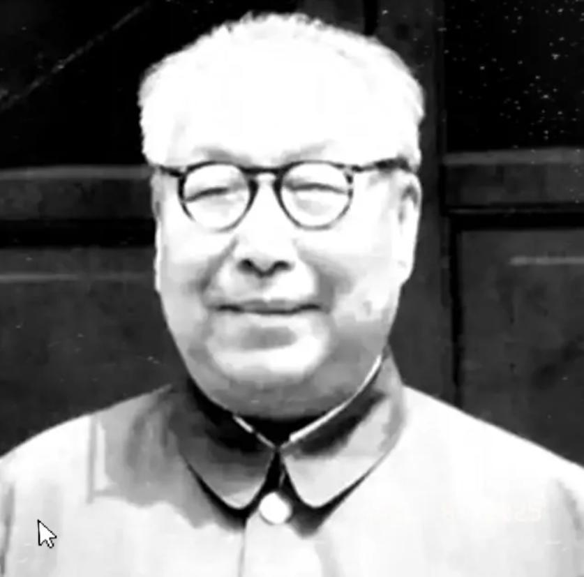 1988年，农民朱海清在地里干农活，村长气喘吁吁跑来：“别干了，快回去，你家来了