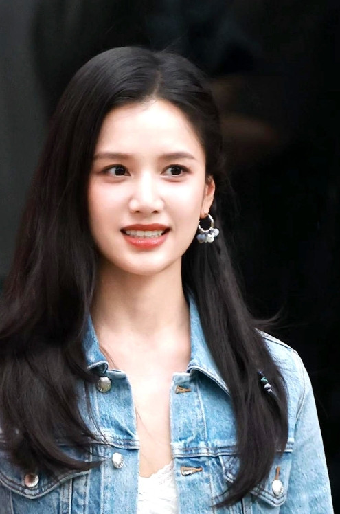 张婧仪啊张婧仪实在不行你就退圈吧主要是大家都看不下去了，你才26岁居然已经上