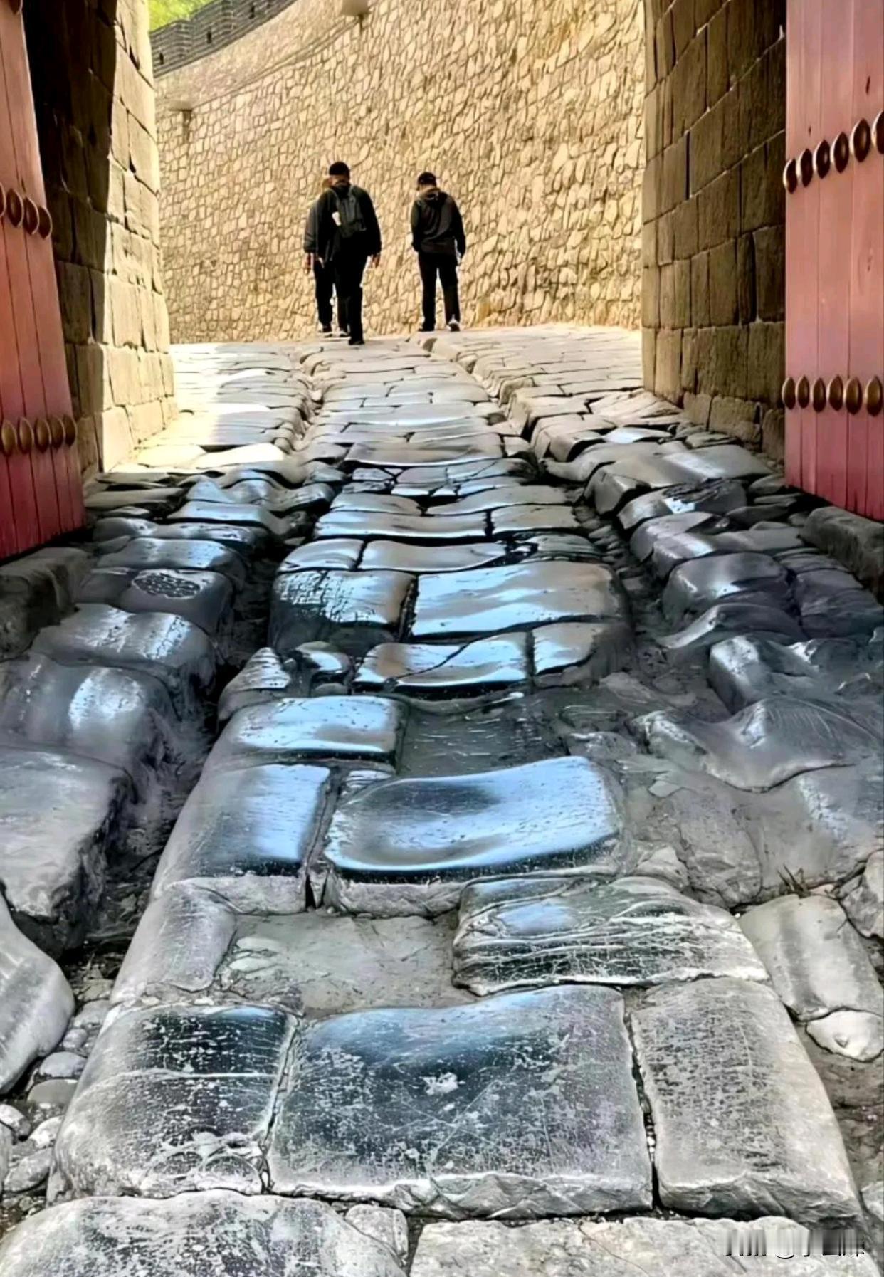 听说有一块是周文王踩过的