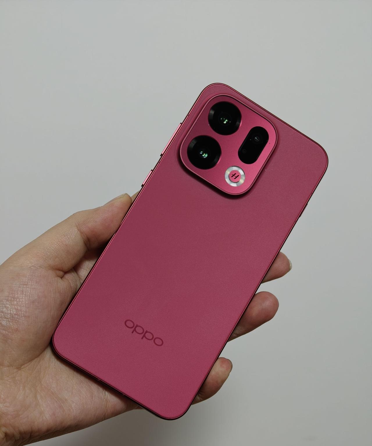 OPPOFindX9这真机质感如何？虽然说如今各家旗舰都越来越果味化，但