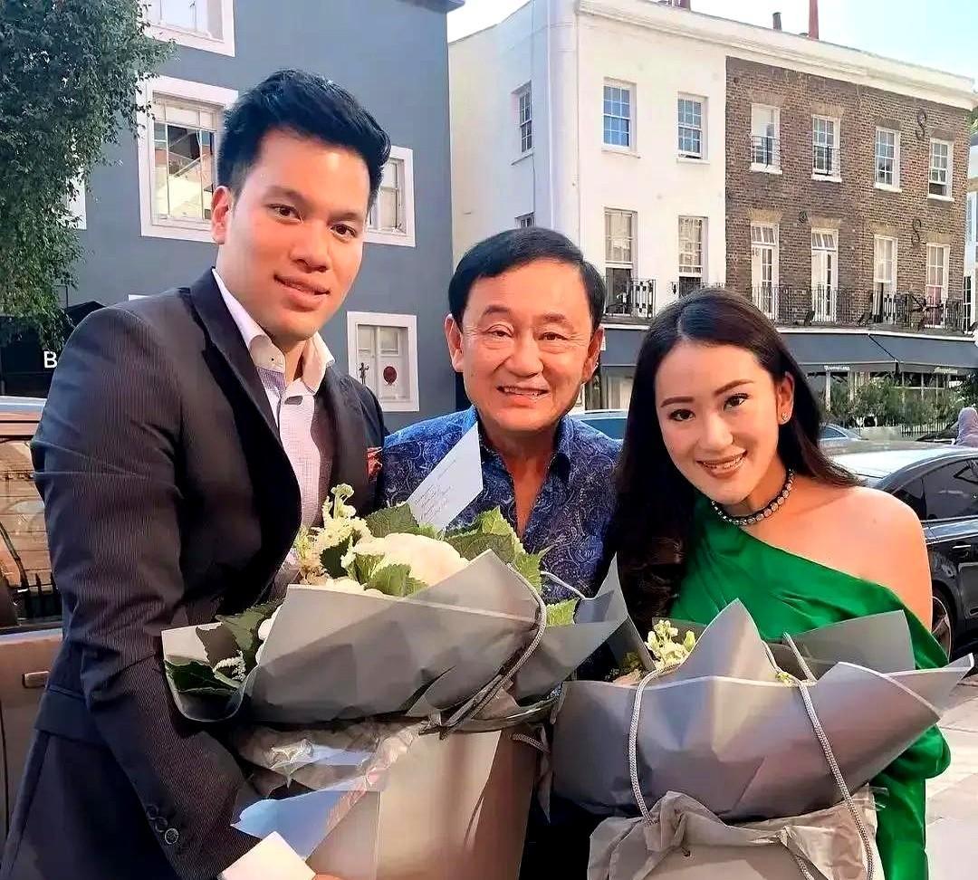 我不喜欢佩通坦，不是因为她人品有问题，相反小姑娘修养很好，只是我不想他信家族与王