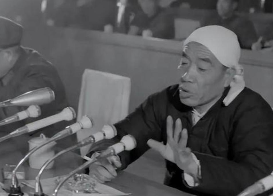七十年代，一次中央政治局会议中，陈永贵发言之后，张副总理不点名讥讽他。陈永贵当场