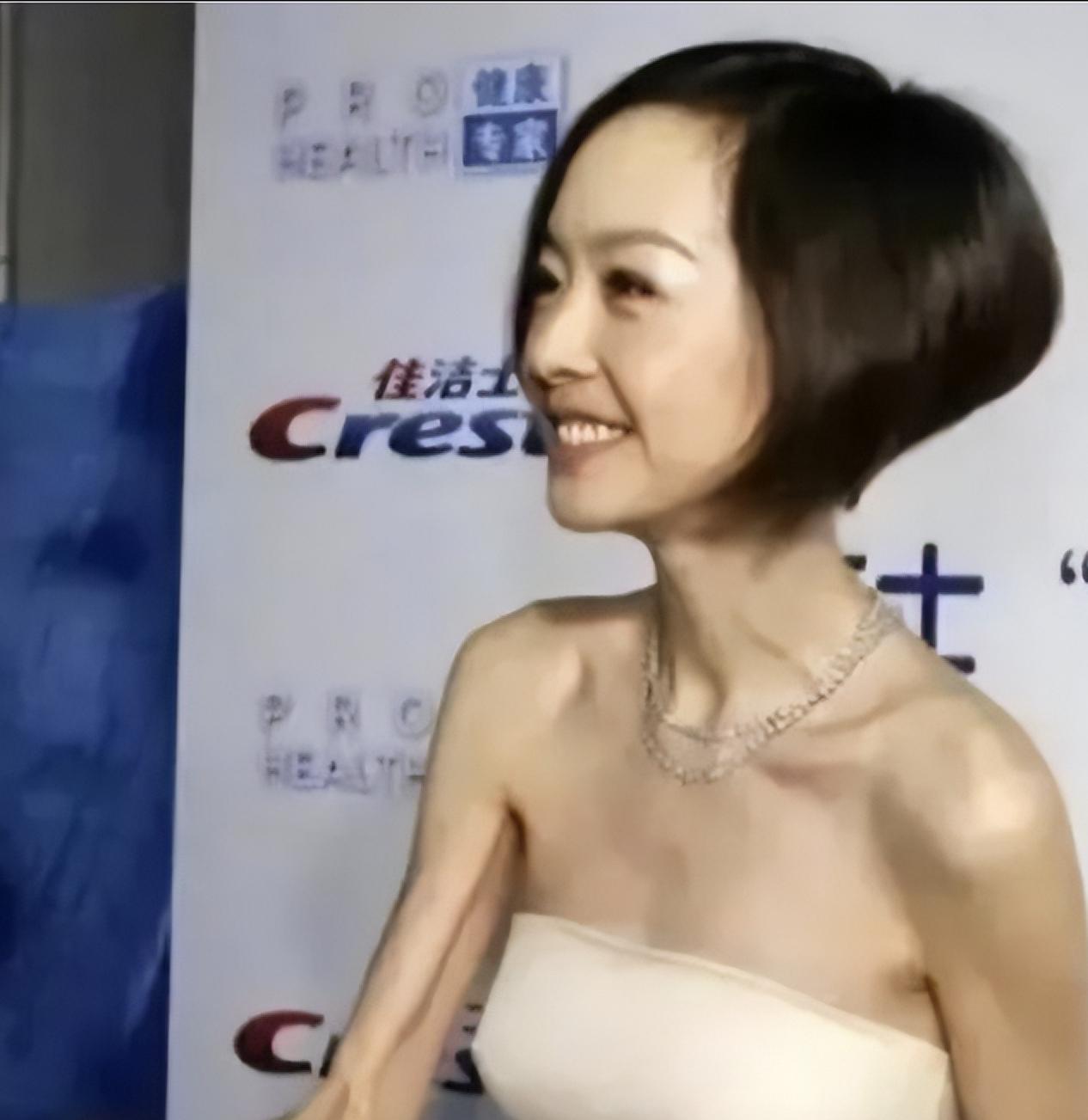 2008年，骨瘦如柴的鲁豫去李连杰家里吃饭，李连杰说：“听说你每天只吃2