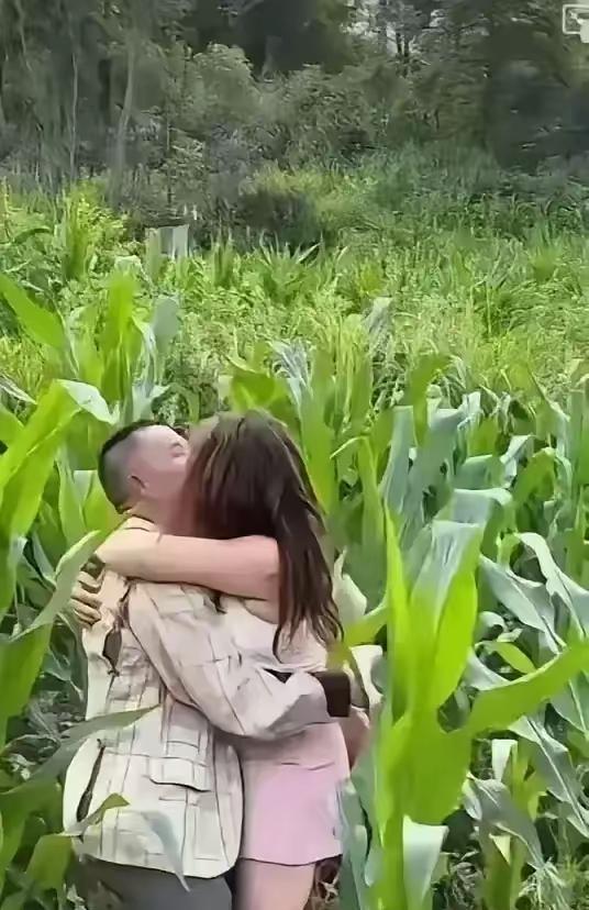 玉米地那么隔人，换个地方难道不香吗？也不知哪来的激情澎湃，多想想自己的家庭和孩子