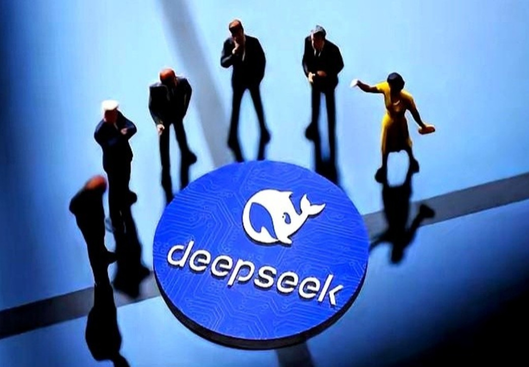 不知大家注意到没，最近，曾被捧上神坛的deepseek没人提了。刚开始用的