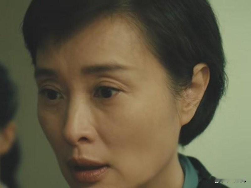 《交锋》里吴越演的蒋在珍，最后毁在一只空船上。魏广进去买药前反复叮嘱她待在船上别