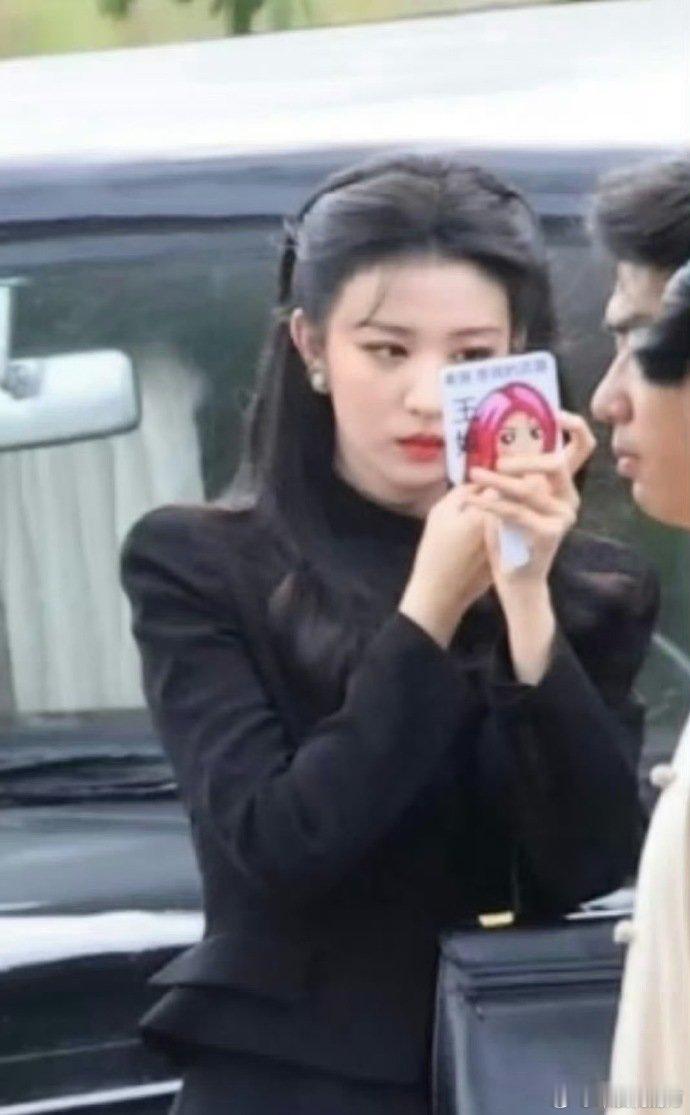 王楚然高能量小品女王谁还没看王楚然的“路透小品”？高能量小品女王名不虚传，顶着
