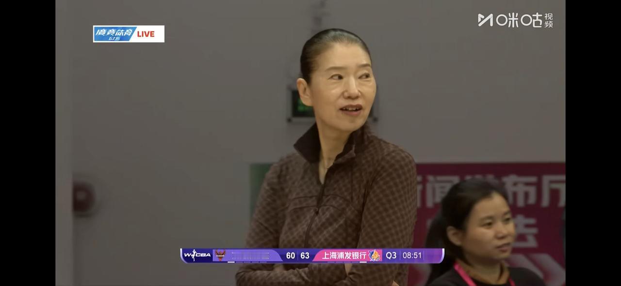 太可惜了！刘禹彤砍下33分都未能救主！刚刚上海女篮与东莞女篮拼到最后时刻，才分