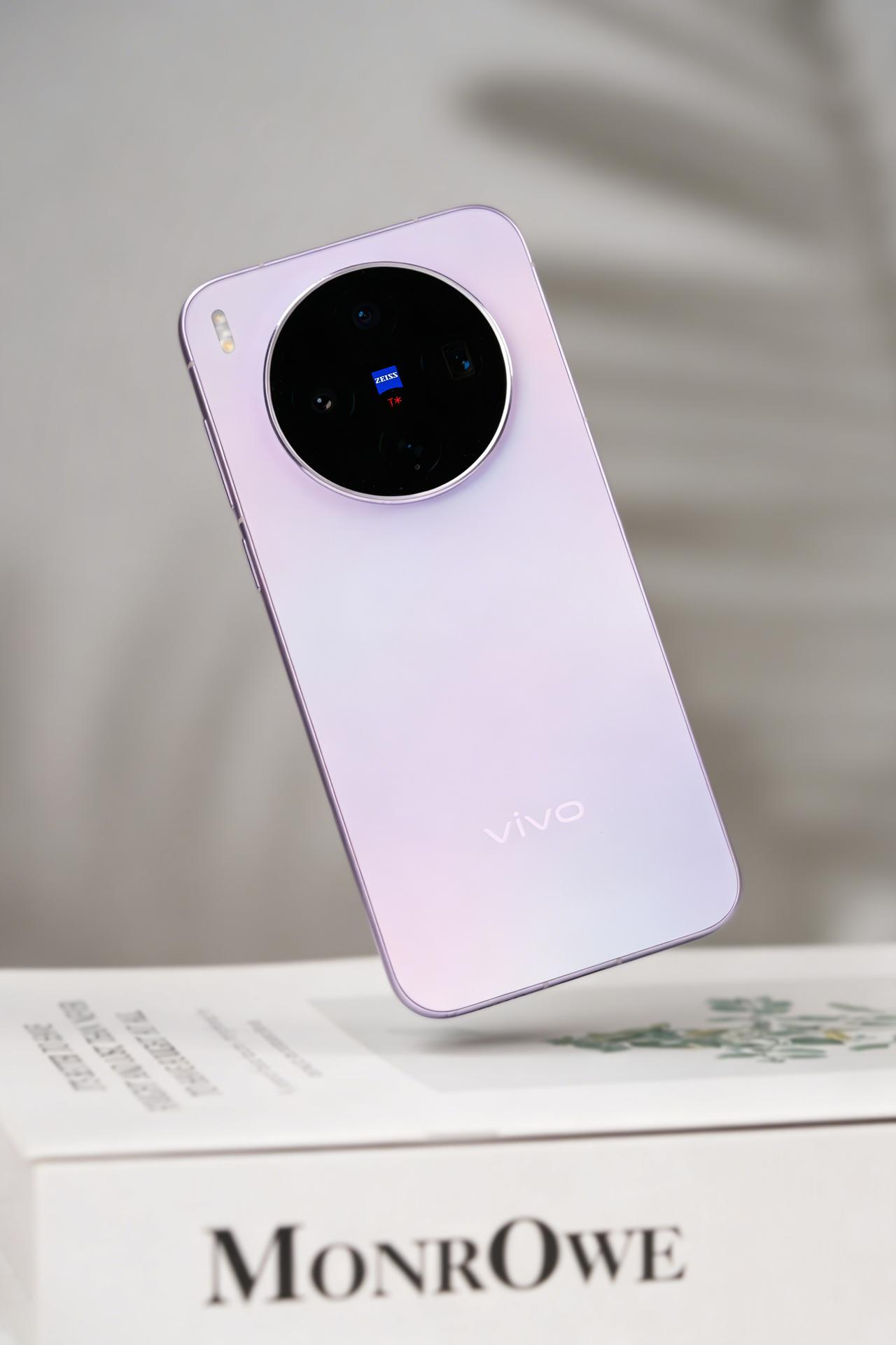 vivoX300s梦核紫拿到手第一眼就被颜值戳中，低饱和的梦核紫太会了，不是