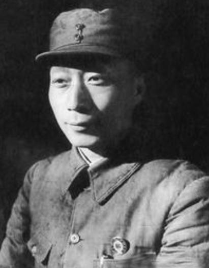 1947年，解放军久攻不下狮脑山，一到夜里，山上还传来小孩哭声，侦察兵冒险摸上山