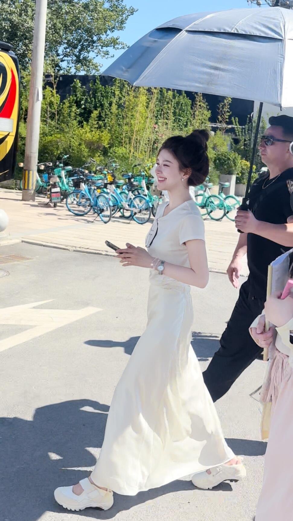 额滴神啊这居然是生图！连头发丝都美得恰到好处🥵​​​