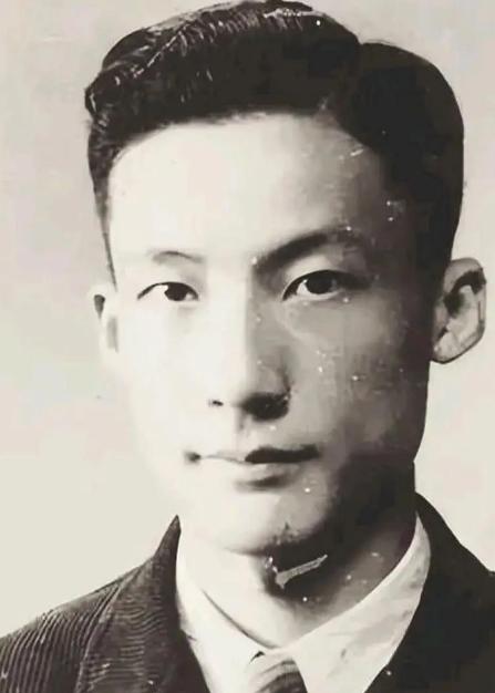 1949年，毛人凤下令处死朱君友，刑场上特务朝他频繁使眼色，他心领神会，这是毛人