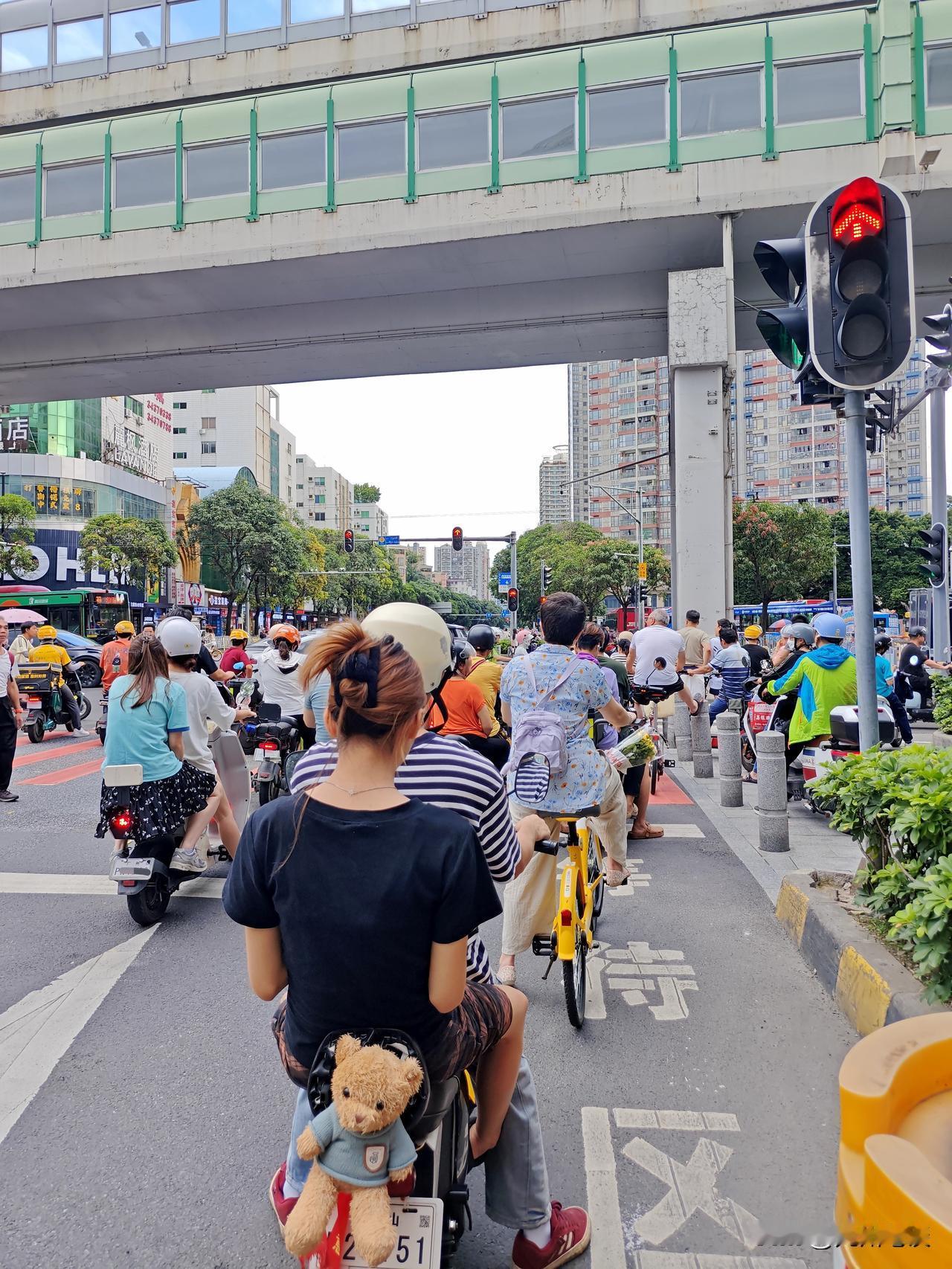 中心城区禁止电动自行车行驶是不可能的了！北京、广州、上海、成都等全国超大城市为