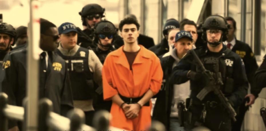 北美懦夫这个词火了。以前有专家说，美国是风能进雨能进，国王不能进。现在ICE