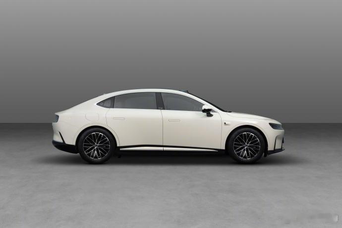 smart精灵6号公告图发布过了这么多年，smart终于长大了……最新的精灵6