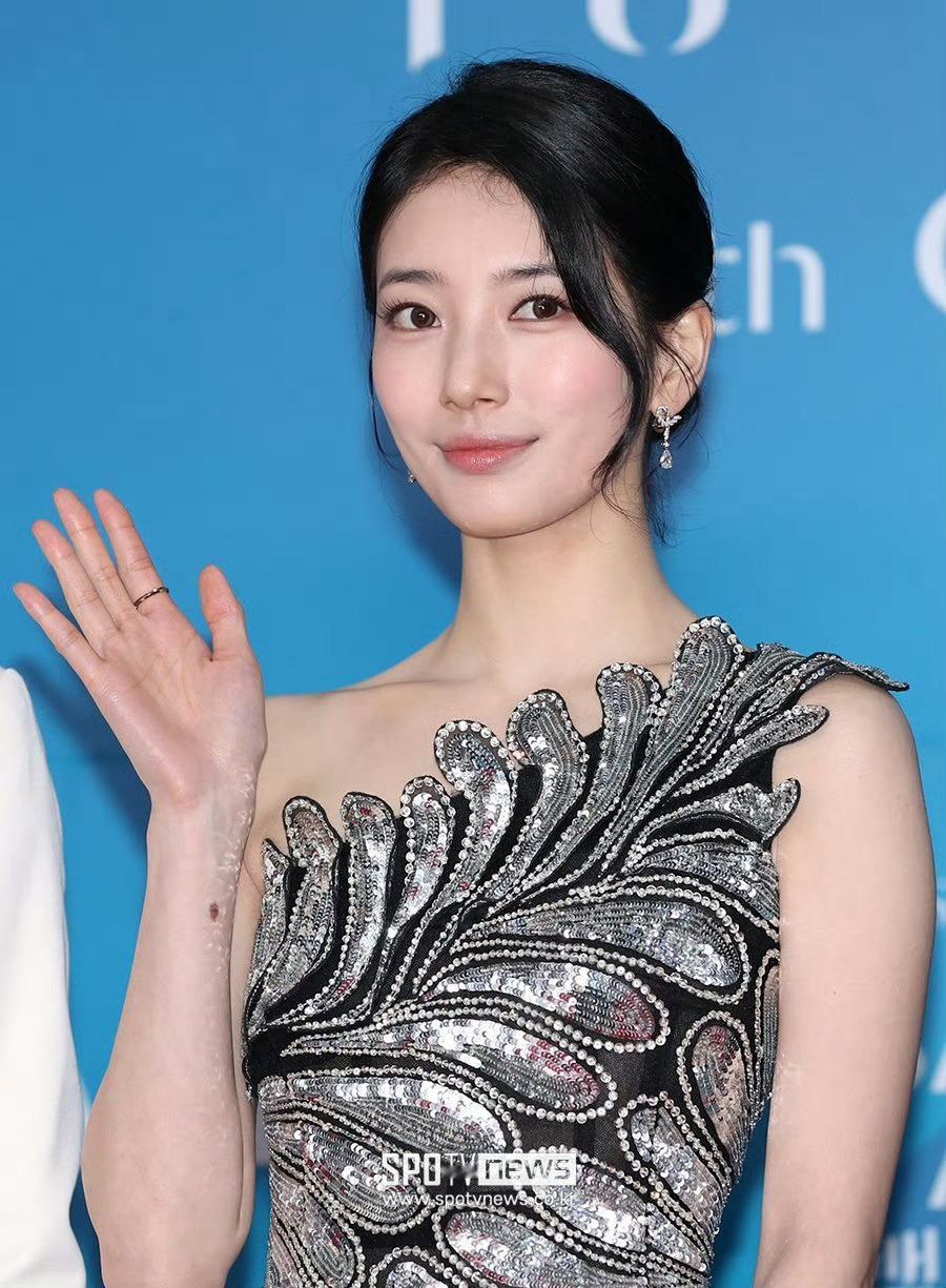 百想红毯欣赏一下南韩的美女们​​​