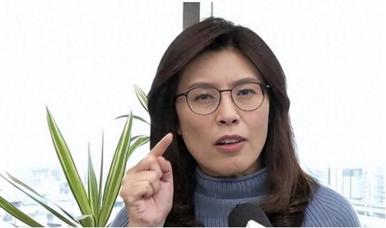 郑丽文公开喊话大陆：请大陆的一些朋友不要对台湾喊打喊杀。她强调说，要知道