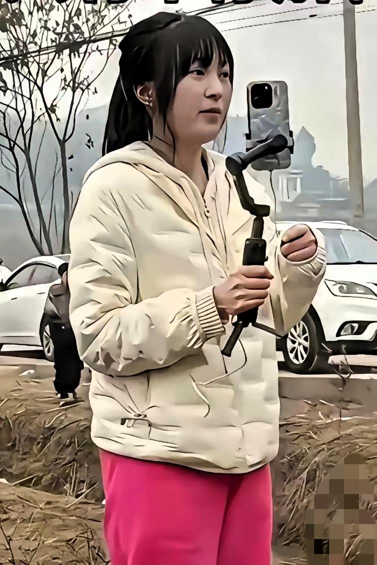 “3500工资太亏了！”重庆网红呆呆带火合川，被文旅签约后薪资曝光，网友纷纷为她