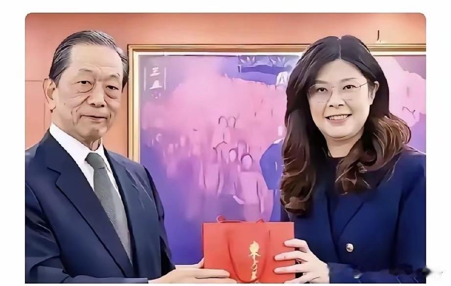 日本在7月31日这天，恢复了“特高课”，还举行仪式感谢郑丽文给熊本捐款。湾