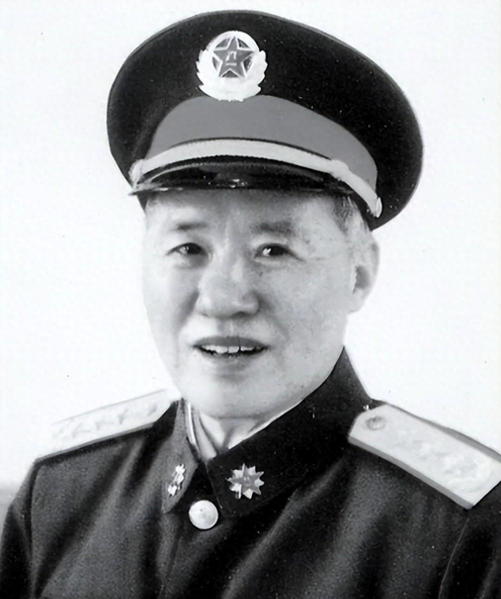 开国中将刘培善厉声质问秘书：你有何权力驱人走？这位秘书后来成了上将这件事就