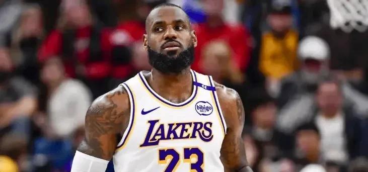 被詹姆斯控制了？在篮球的世界里，“GOAT”的争论从未停止。前NBA球员约什·