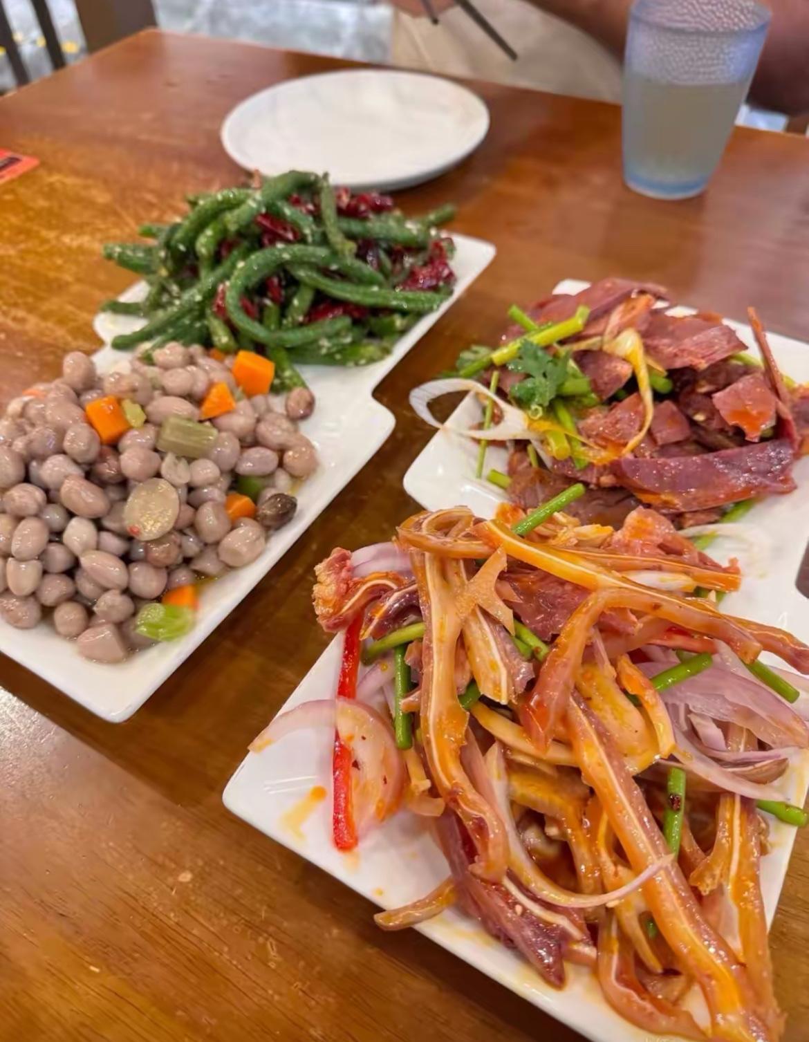 四个菜花了200块，大家帮看看这价格到底值不值？