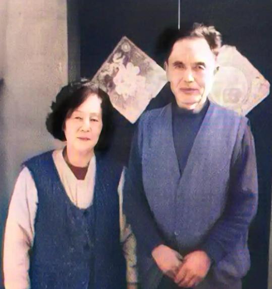 1958年，一名志愿军战士为娶朝鲜姑娘，自愿放弃我国国籍，留在朝鲜。可当他到了晚