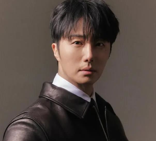 27岁被诊断患脑瘤韩星丁一宇忆旅游时崩溃痛哭37岁韩国演员丁一宇（Ju