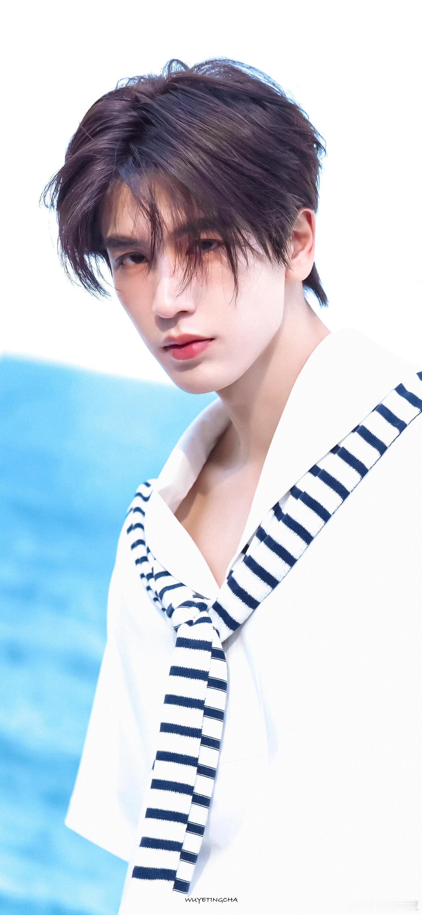 张凌赫张凌赫┊壁纸更新⚓️⋆˚₊‧张凌赫​​​